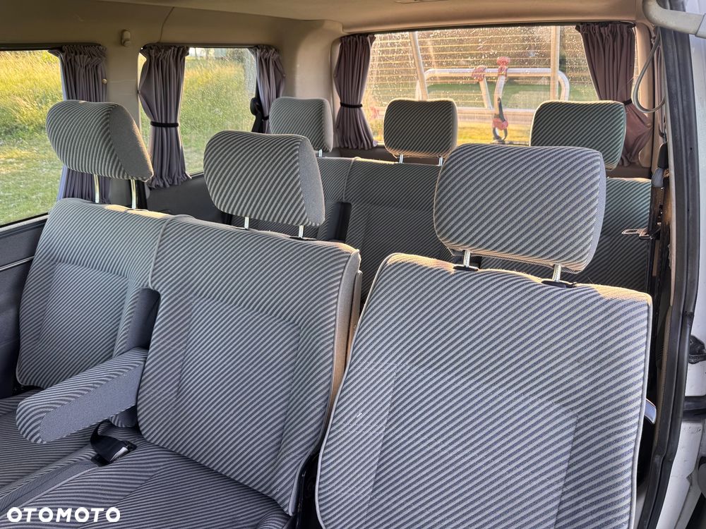 Volkswagen Caravelle Basis / CL - 32