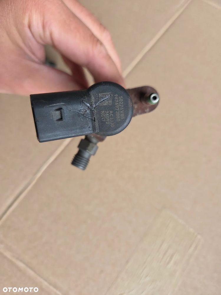Wtryskiwacz wtryski wtrysk 1.6 E HDI Peugeot Citroen  9674973080 - 6
