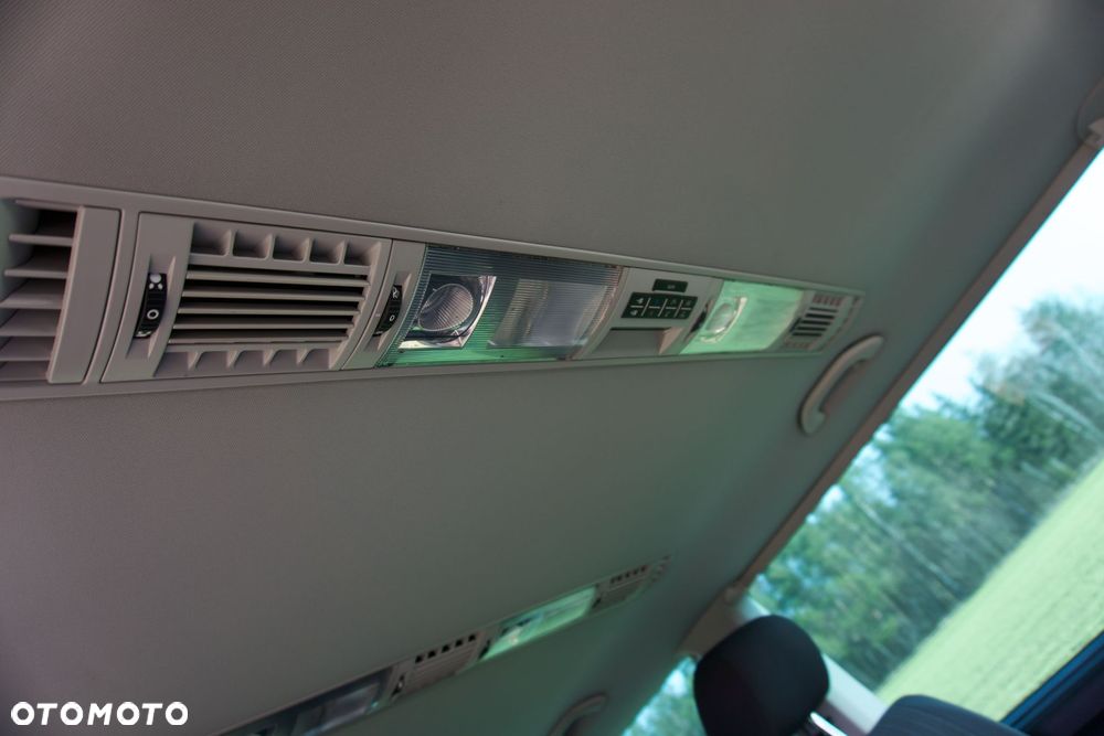 Volkswagen Caravelle 2.0 TDI L2 Highline - 28