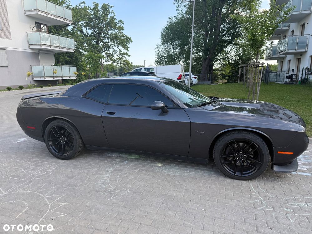 Dodge Challenger 5.7 R/T - 8