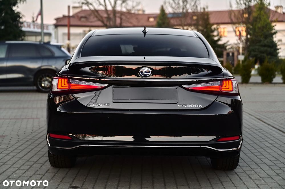 Lexus ES 300h F Sport - 11