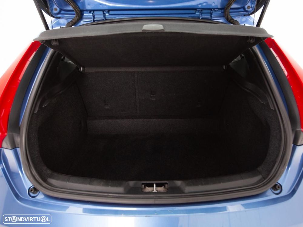 Volvo V40 2.0 D2 R-Design - 11