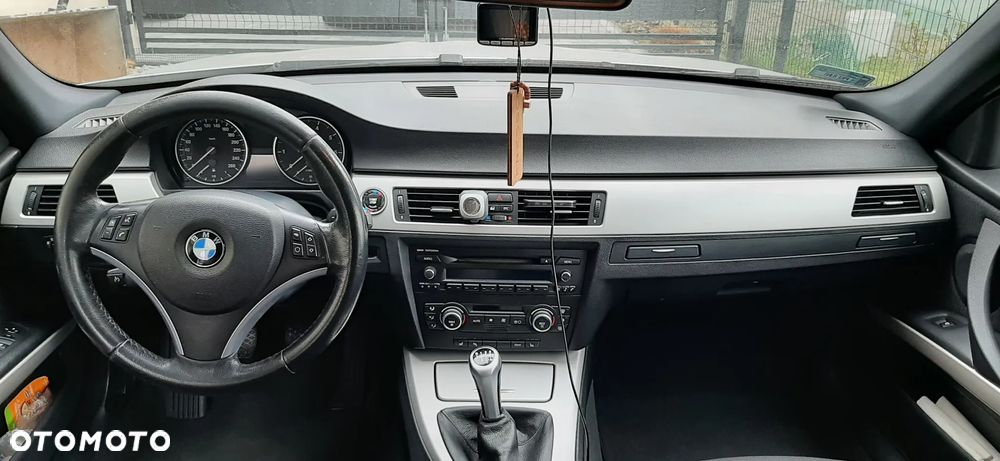BMW Seria 3 318i Edition Exclusive - 11