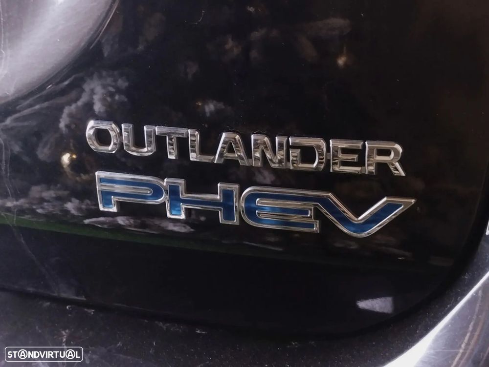 Mitsubishi Outlander - 26