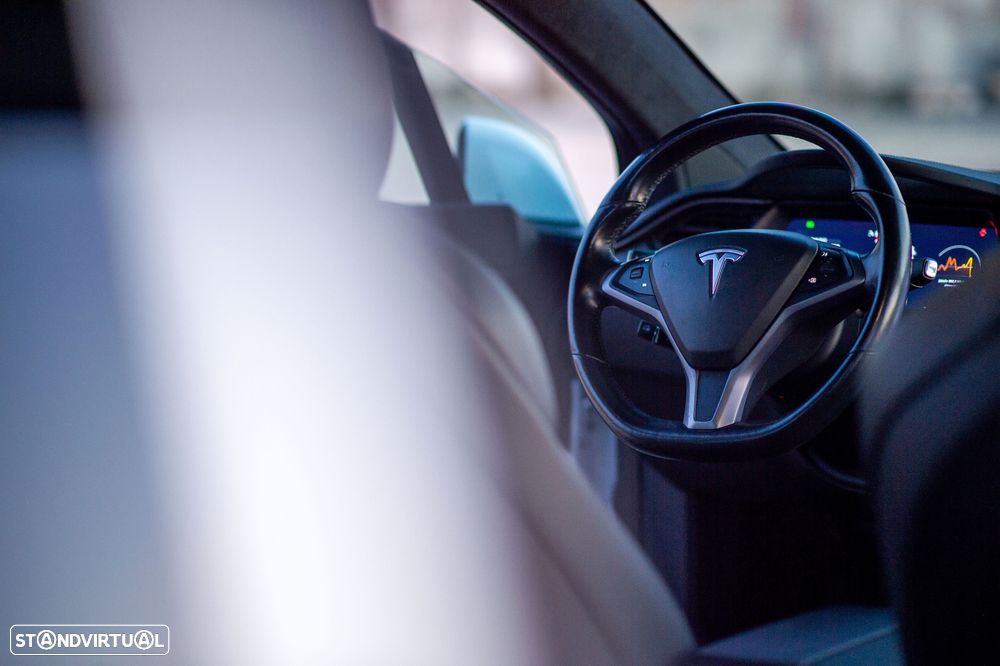 Tesla Model X P100D - 42