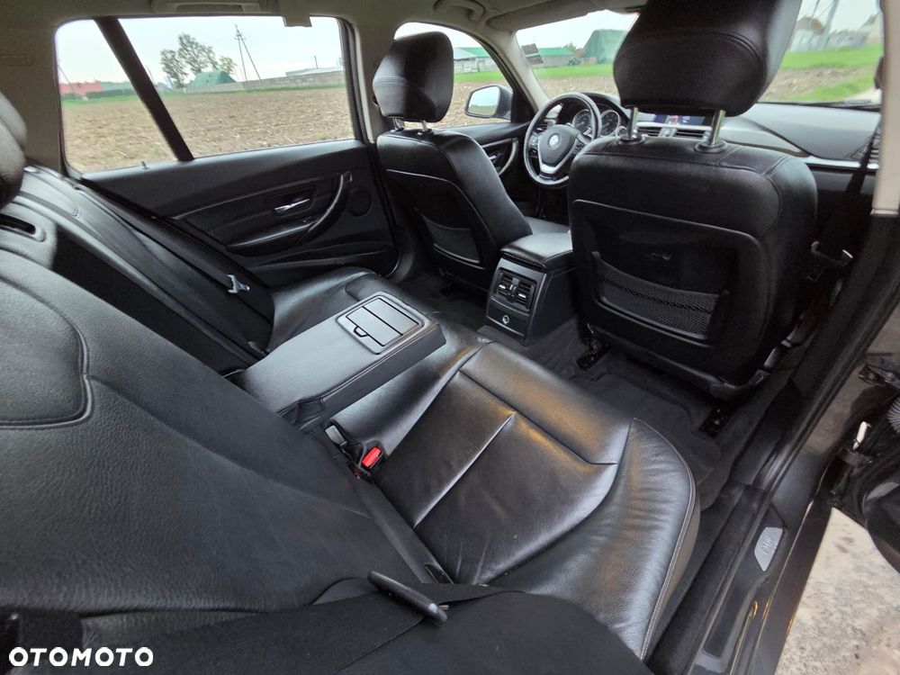 BMW Seria 3 320d Efficient Dynamics - 22