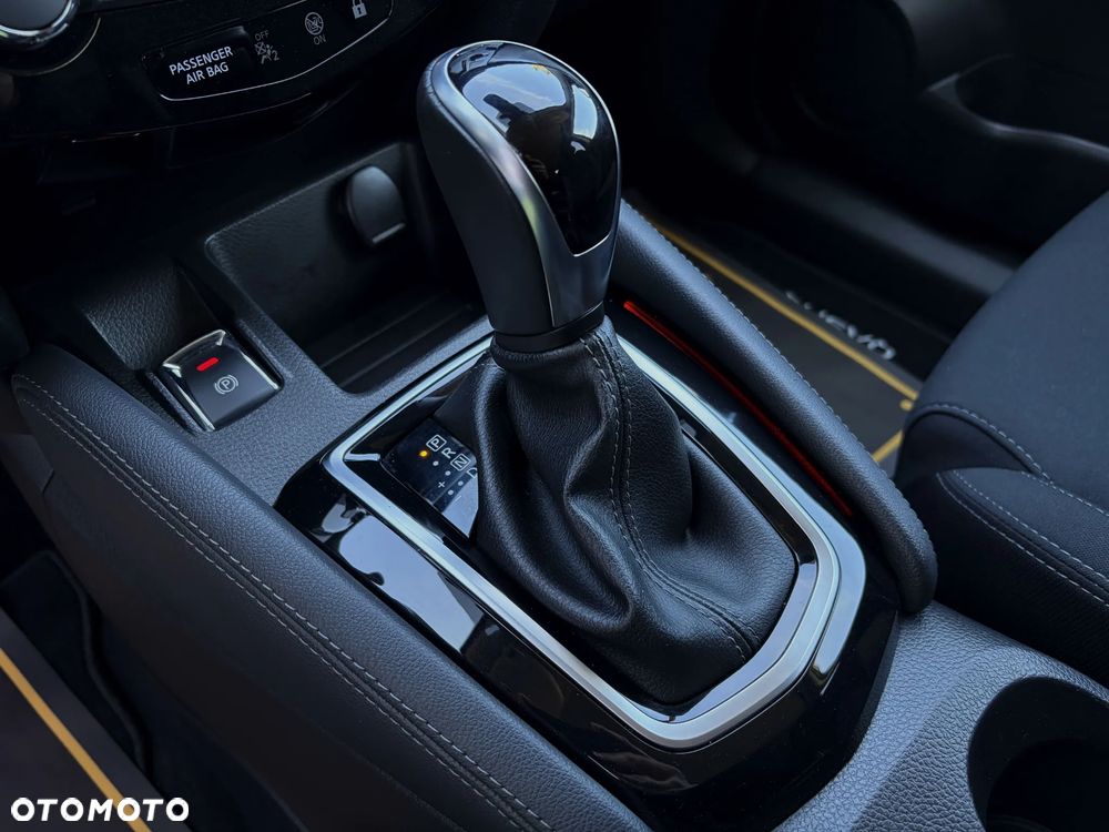 Nissan Qashqai 1.3 DIG-T N-Connecta DCT - 31