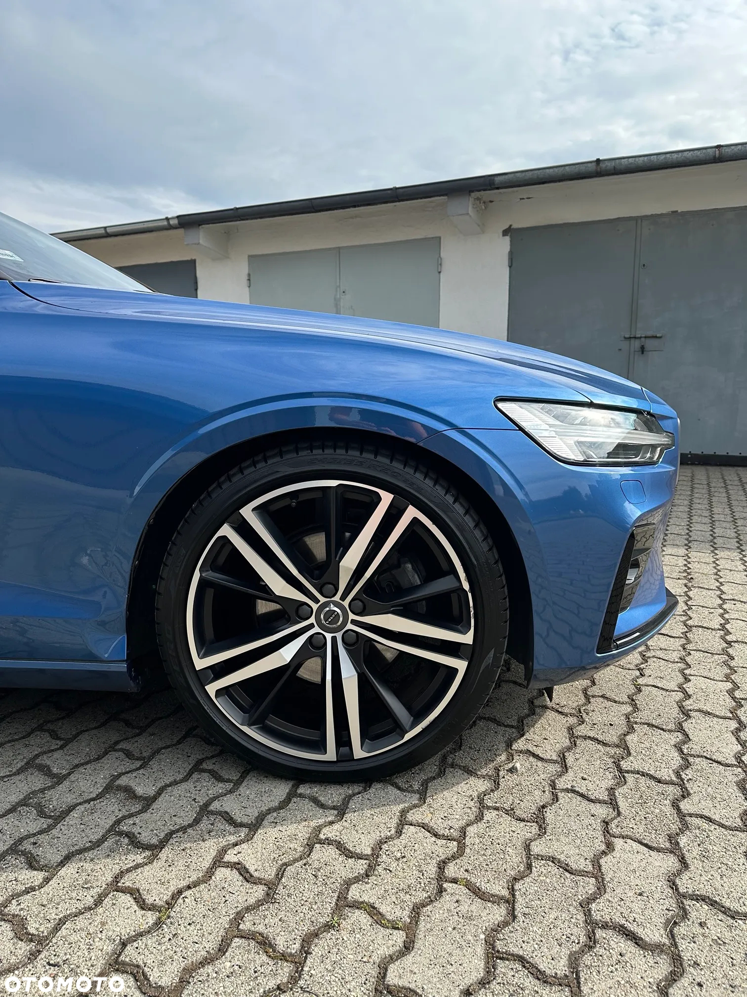 Volvo V60 D4 R-Design - 13