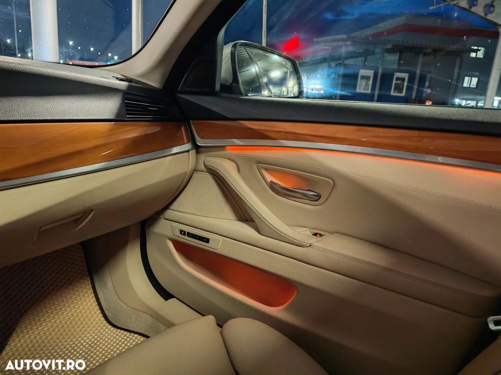 BMW Seria 5 525d xDrive AT - 15