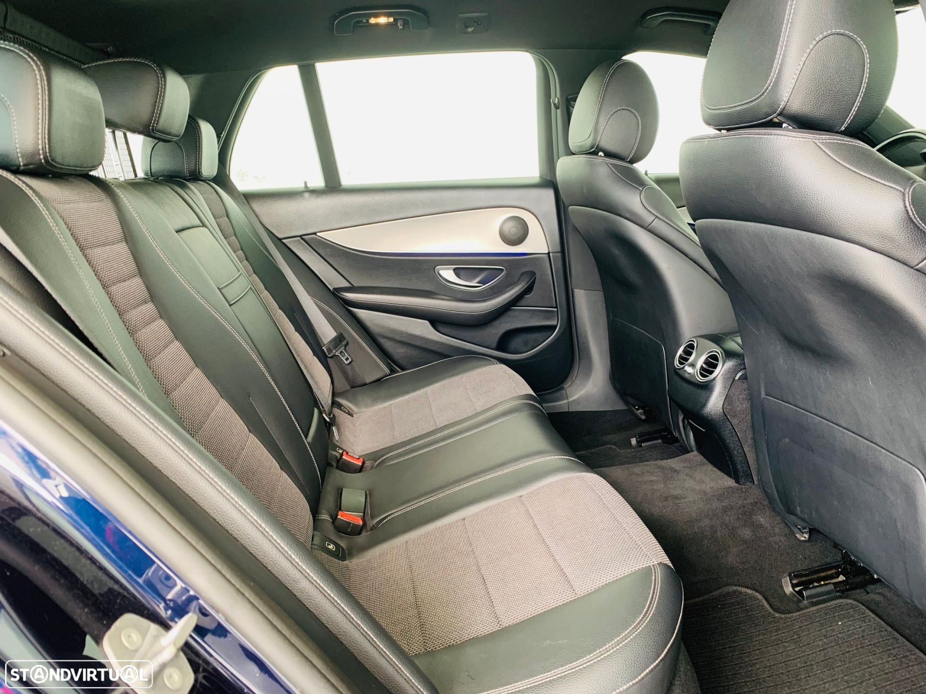 Mercedes-Benz E 220 d Avantgarde - 34