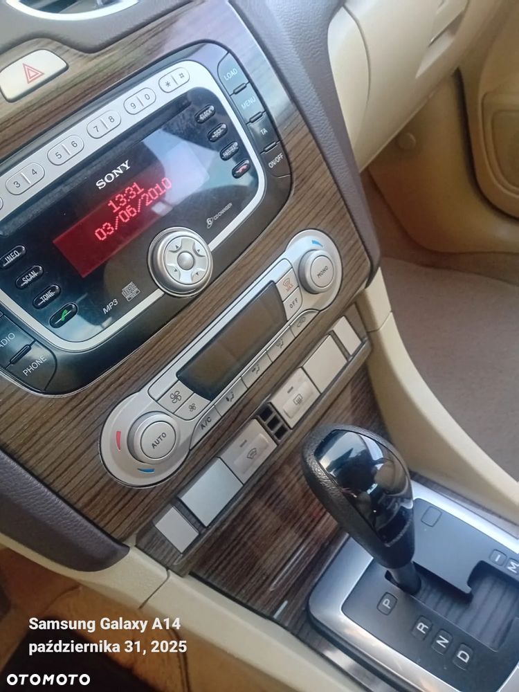 Ford Focus 1.6 16V Ghia - 8