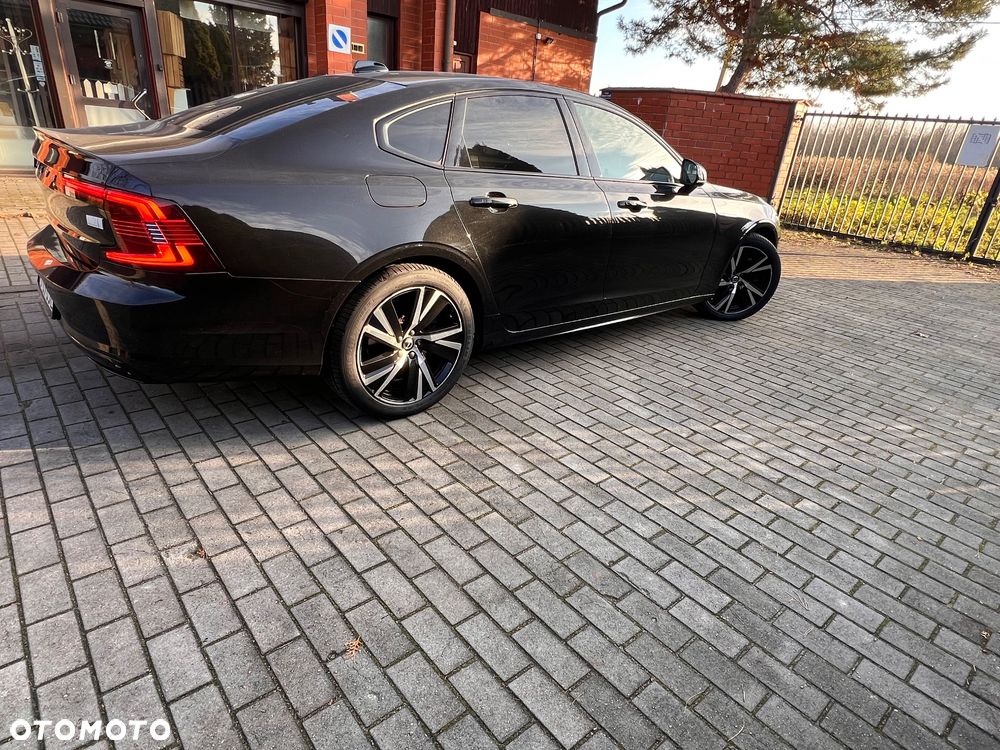 Volvo S90 T8 AWD Plug-In Hybrid R-Design - 4
