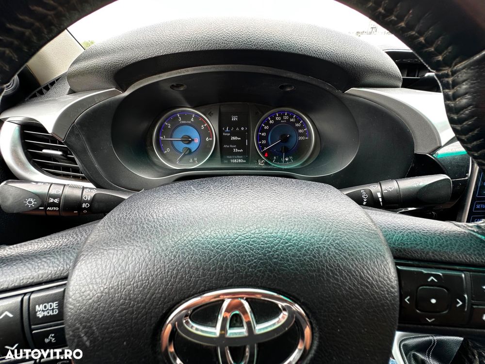 Toyota Hilux 4x4 Double Cab M/T Style - 7