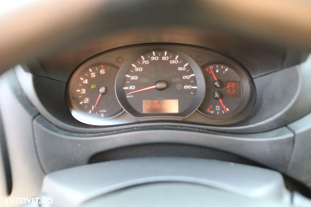 Renault Master III - 17