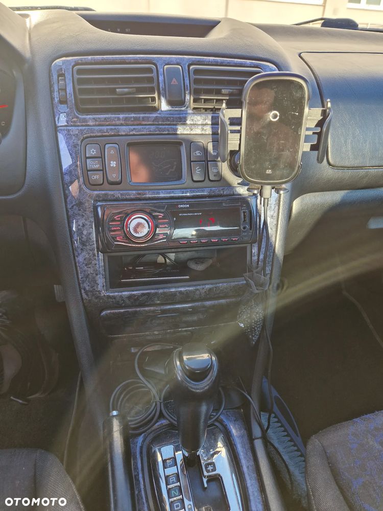 Mitsubishi Galant - 13