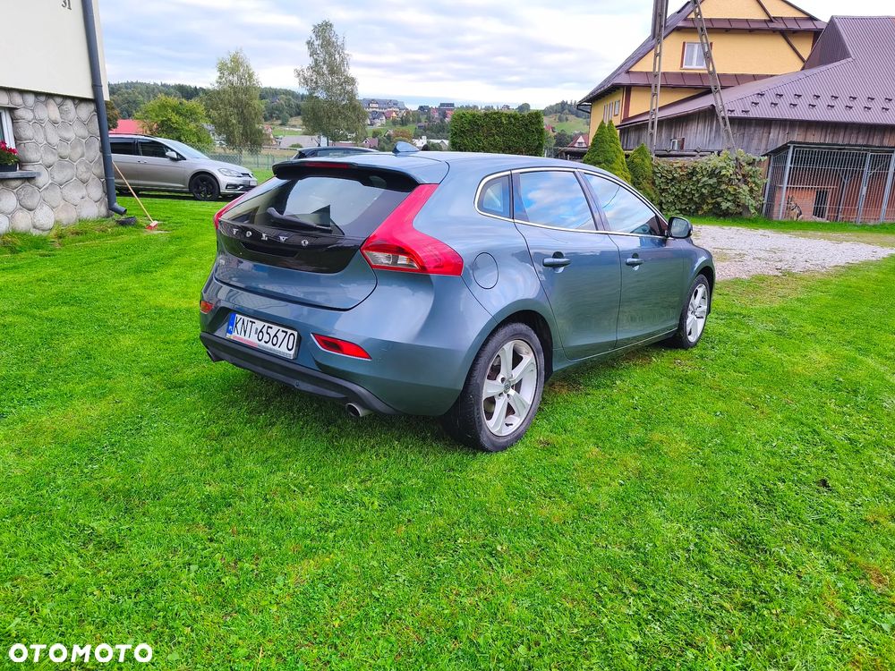 Volvo V40 T3 Momentum - 5