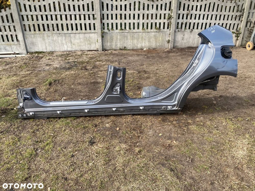 MERCEDES cla 117 slupek prog prawy lewy kolor 787 - 1