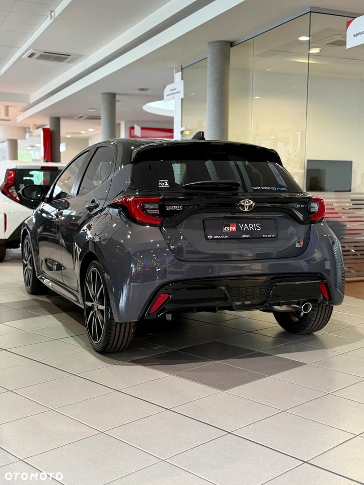 Toyota Yaris Hybrid 1.5 GR Sport - 7