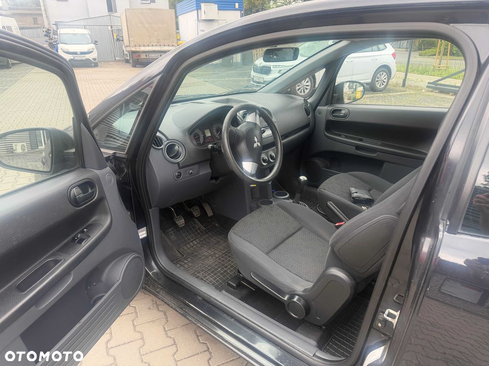 Mitsubishi Colt - 6