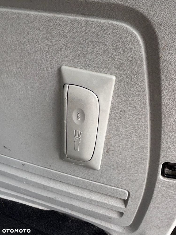 Chrysler Grand Voyager 2.8 CRD Automatik Limited - 37