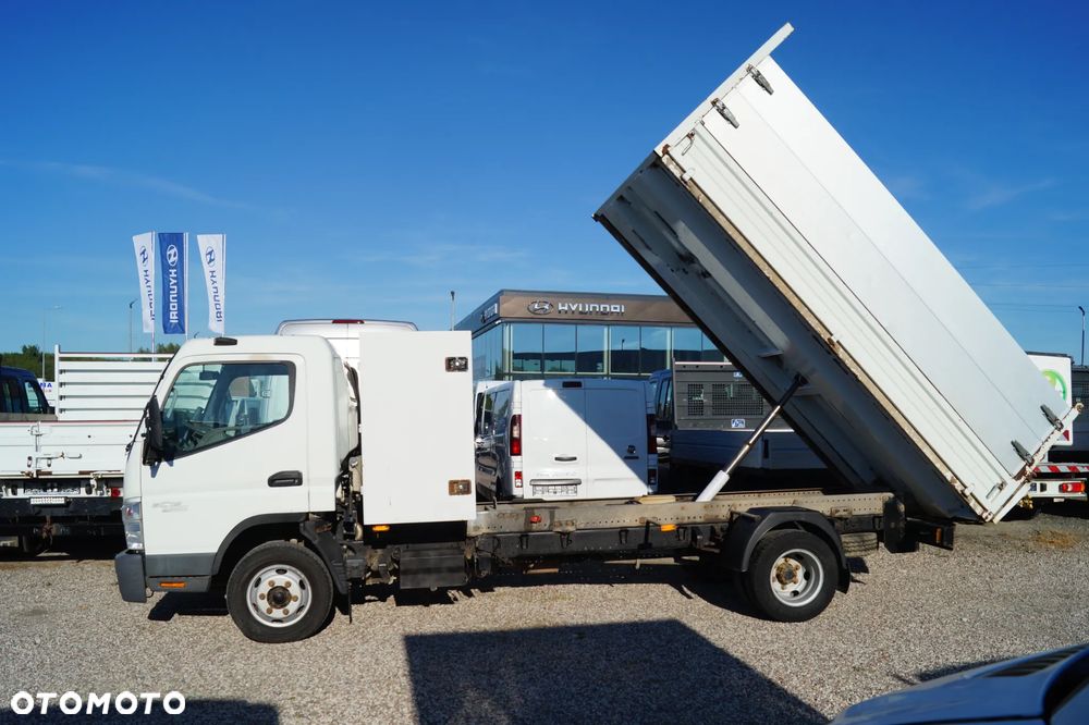 Mitsubishi CENTER FUSO - 4