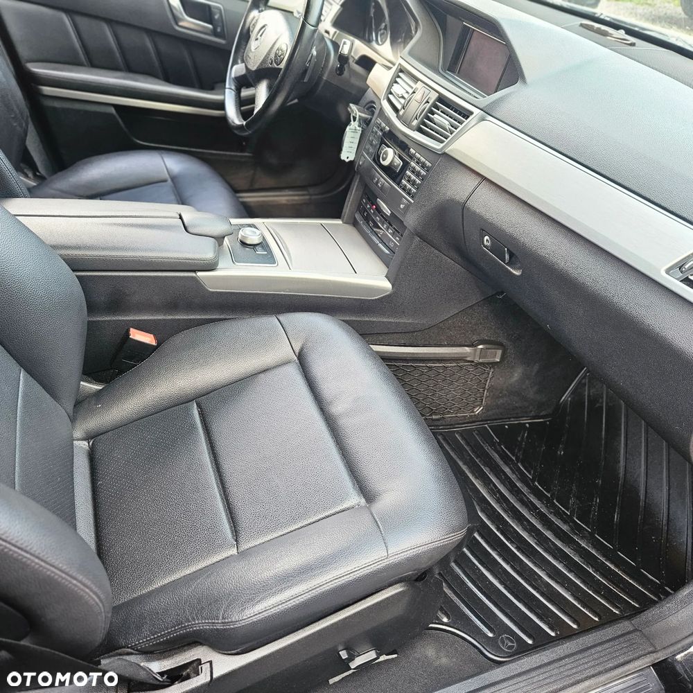 Mercedes-Benz Klasa E 350 CDI DPF BlueEFFICIENCY 7G-TRONIC Avantgarde - 23