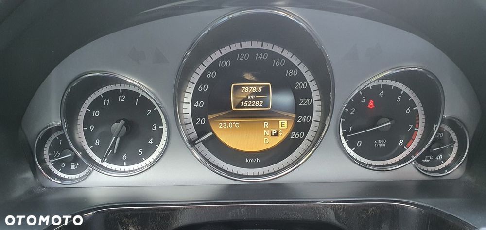 Mercedes-Benz Klasa E 250 CGI BlueEFFICIENCY Avantgarde - 10