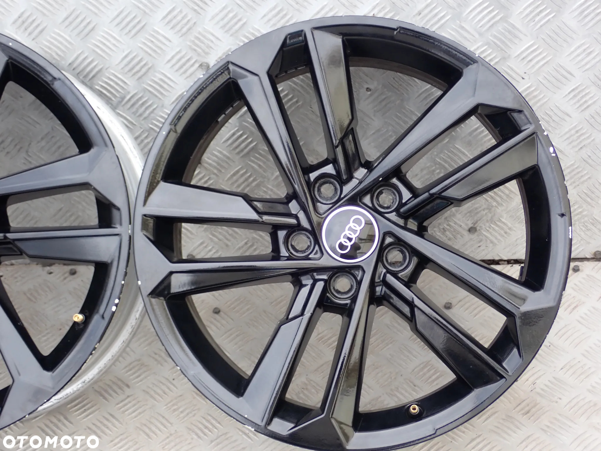 KOŁA FELGI ALUMINIOWE AUDI A3 8JX17 ET 46 5X112 8Y0601025E - 7