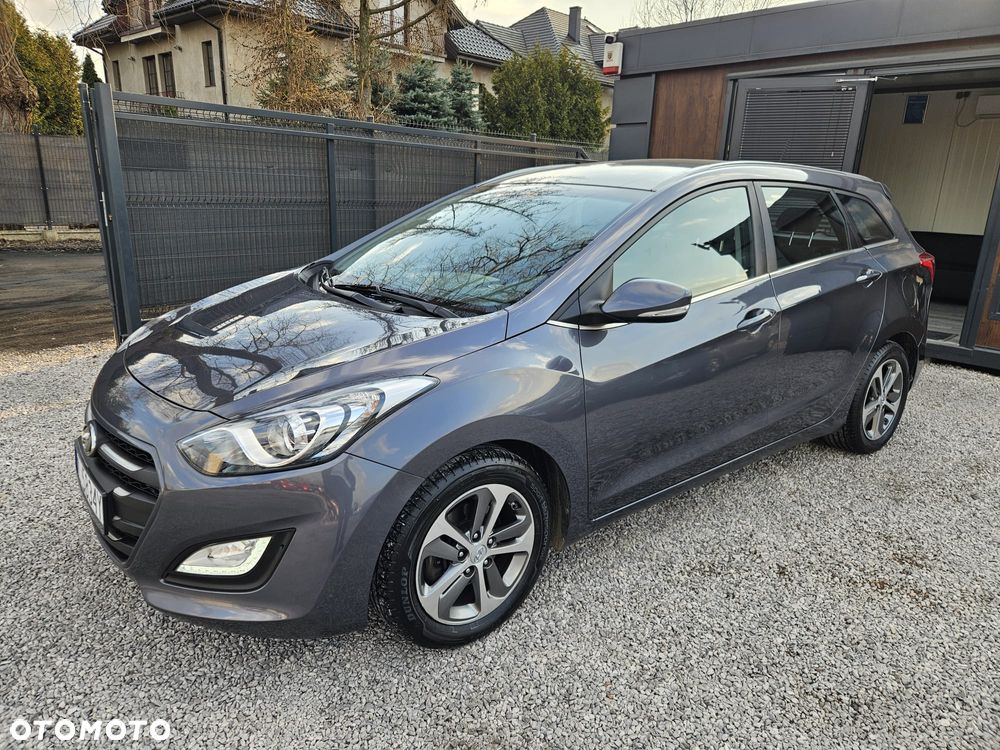Hyundai i30 blue Kombi 1.6 CRDi Classic - 4
