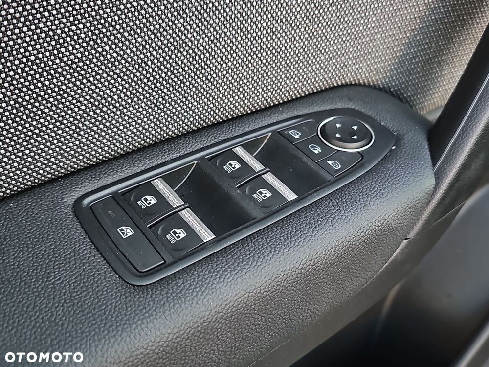 Renault Captur 1.0 TCe Techno - 17