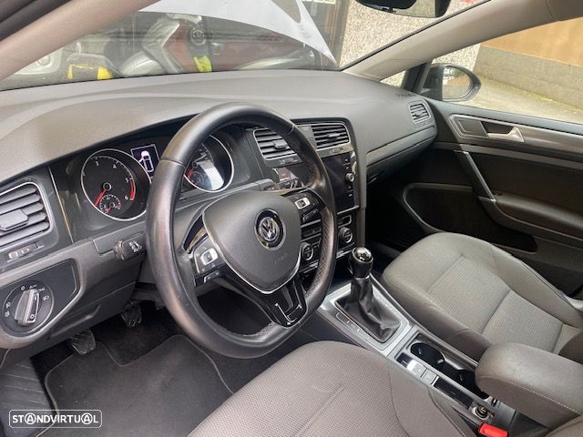 VW Golf Variant 1.6 TDi Highline - 23