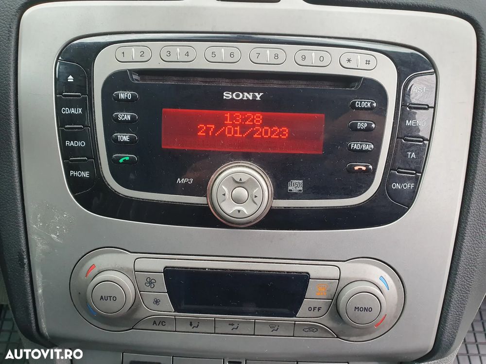 Ford Focus 1.6i Ti-VCT Ghia - 17