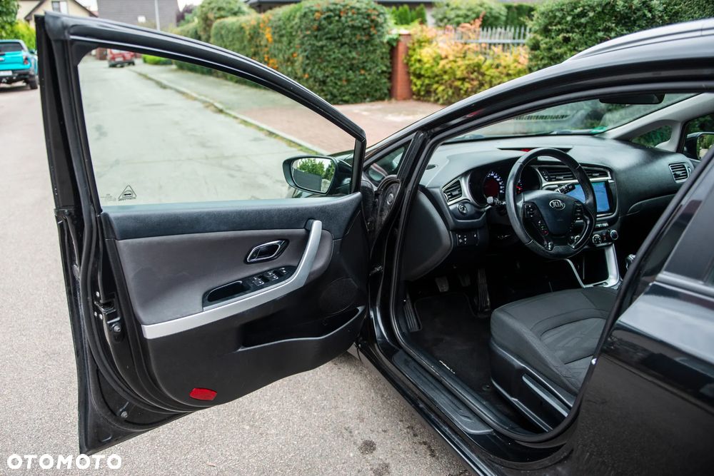 Kia Ceed 1.6 GDI ISG Vision - 17