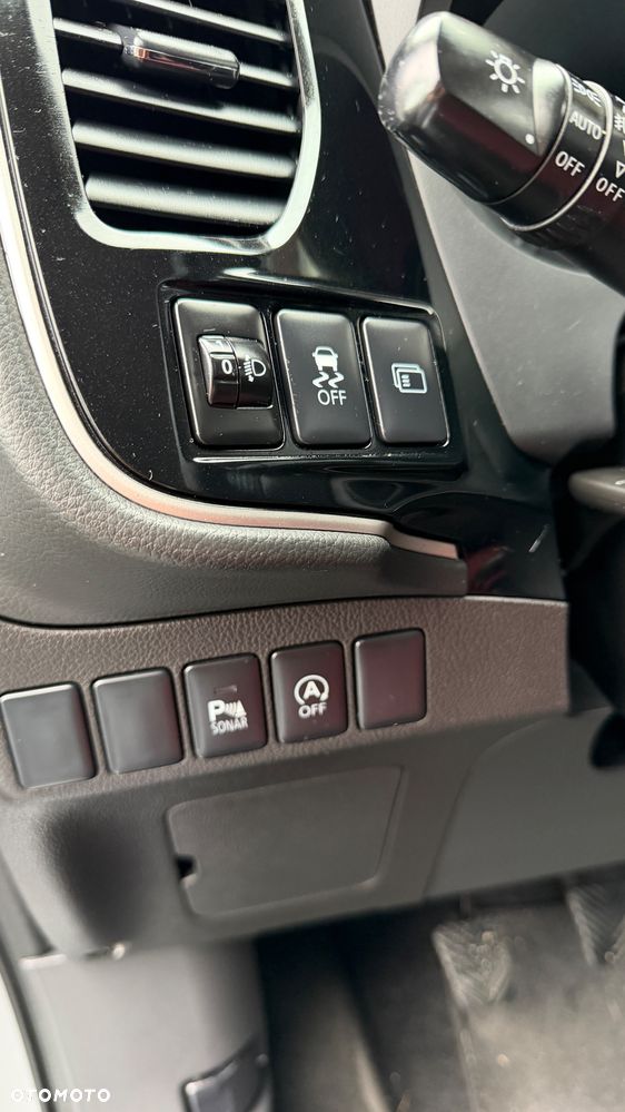 Mitsubishi Outlander 2.2 DI-D 4WD Plus - 16