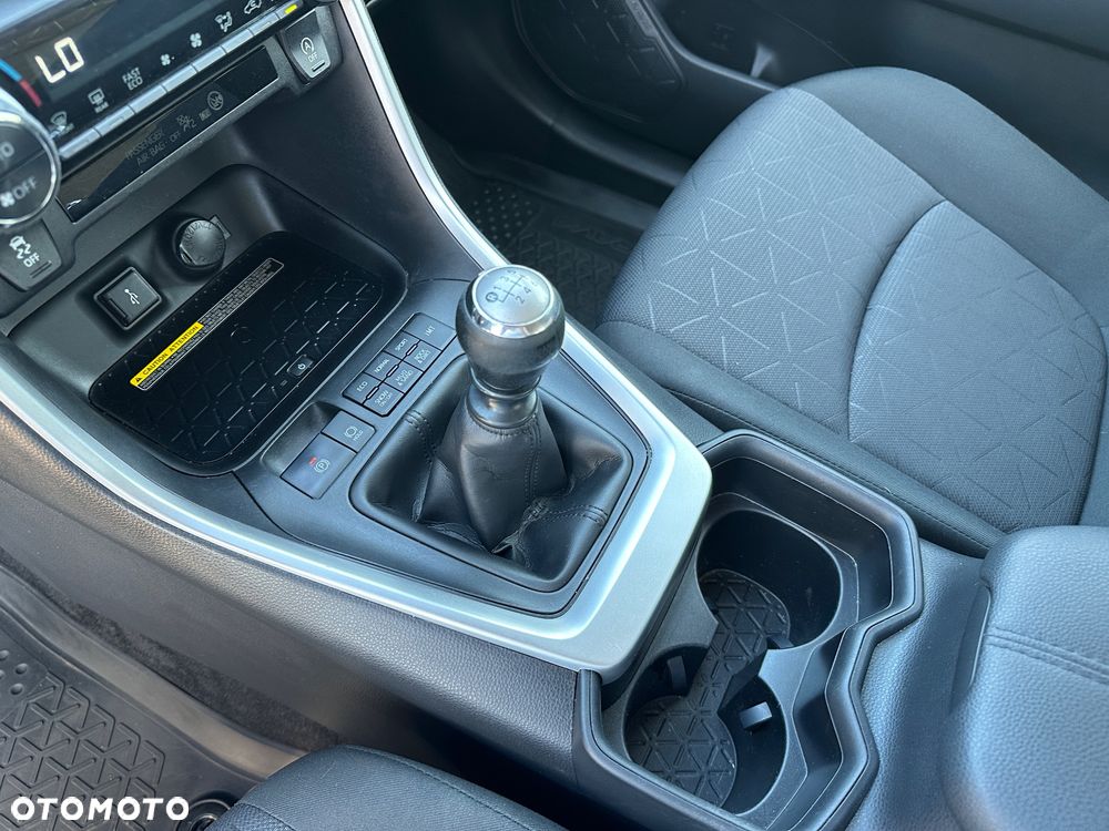 Toyota RAV4 - 26