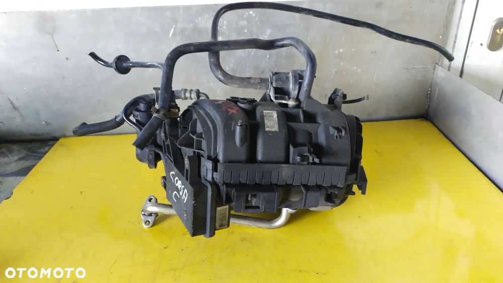 KOLEKTOR SSĄCY KOMPLETNY OPEL CORSA C 55559833 - 1