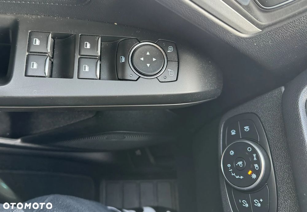 Ford Focus 1.0 EcoBoost Hybrid TITANIUM - 16