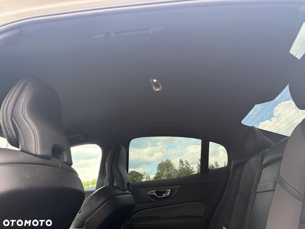 Volvo S60 B4 B R-Design - 23
