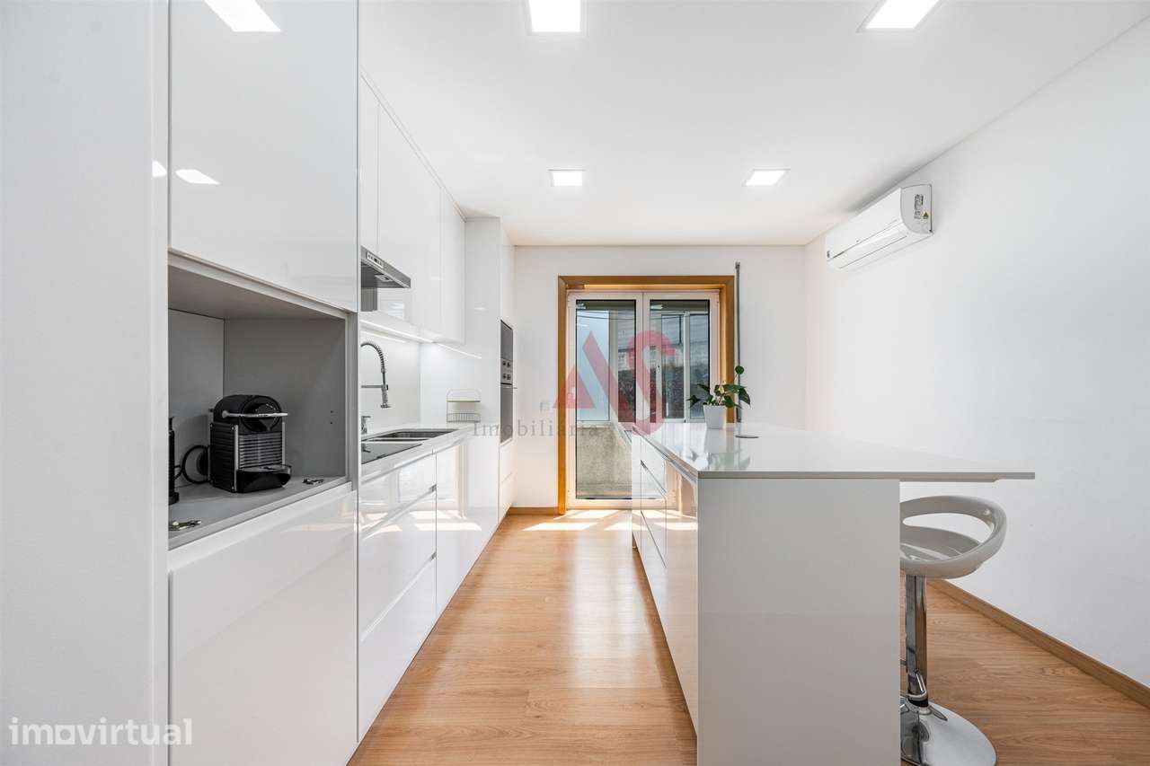 Apartamento T3 Totalmente Renovado em Barrosas - Grande imagem: 5/17