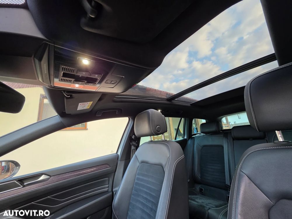 Volkswagen Passat 2.0 TDI SCR DSG 4Motion Elegance - 9