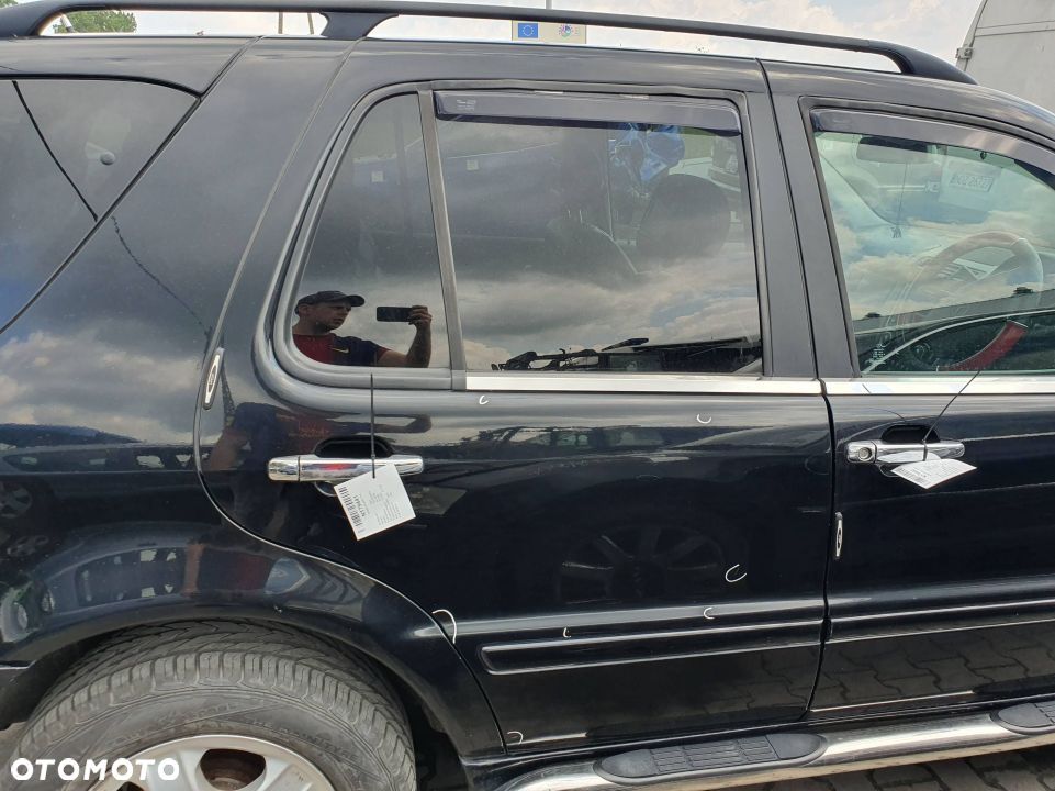 DRZWI PRAWE TYŁ MERCEDES ML W163 040 - 1