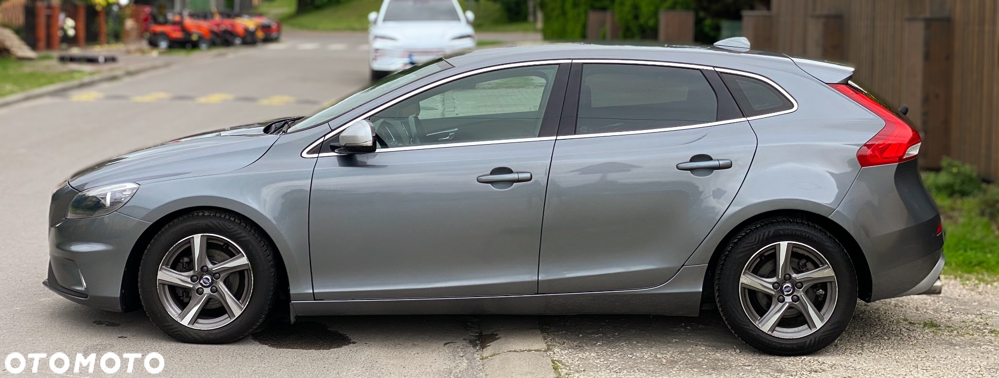Volvo V40 D2 R-Design - 8