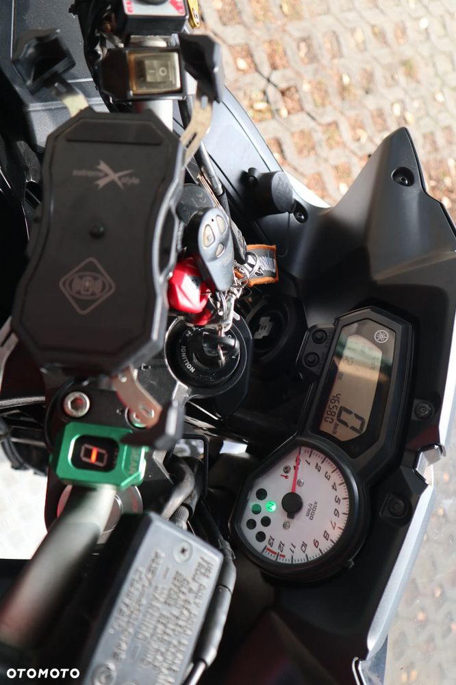 Yamaha FZ8 - 9