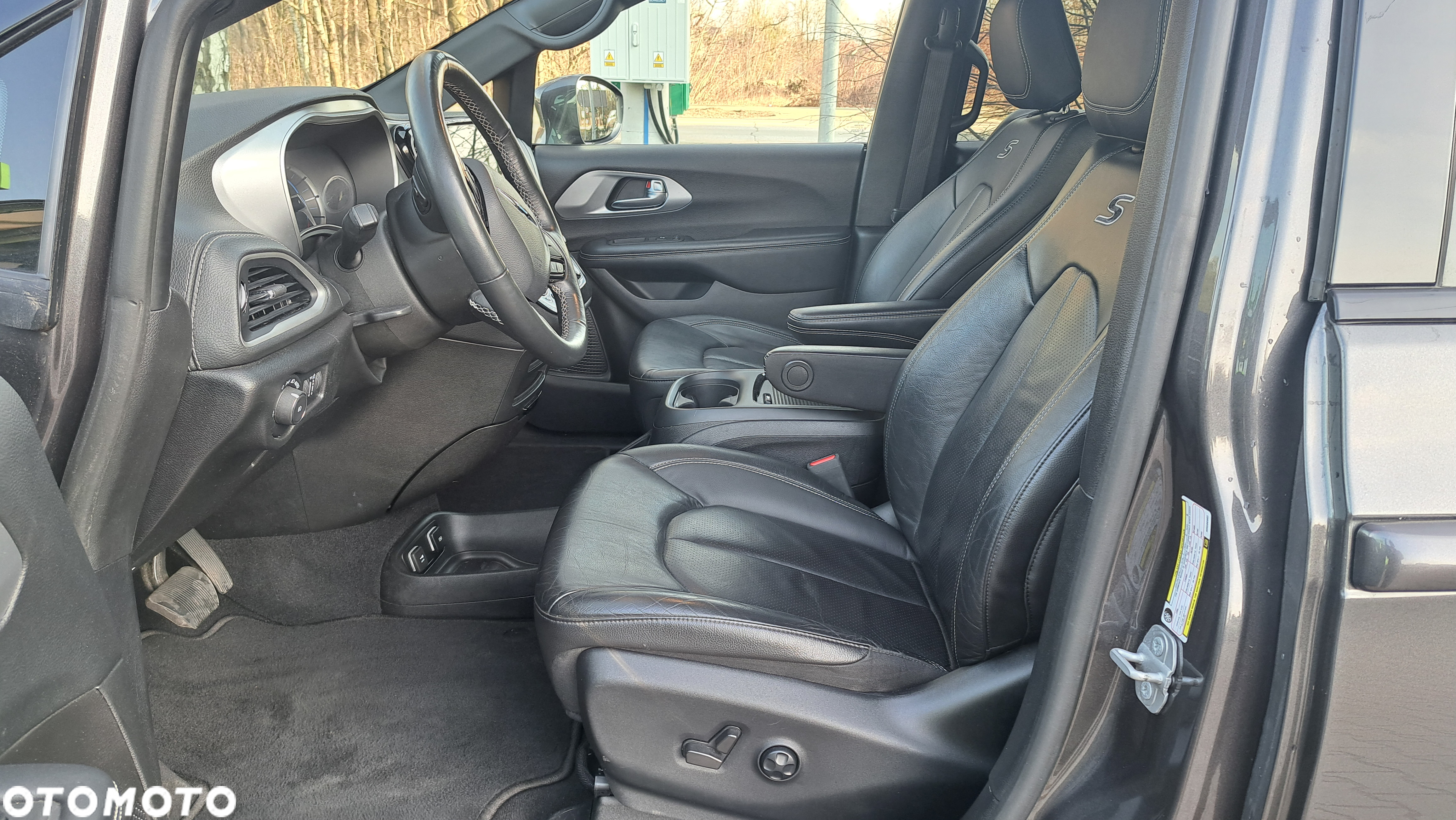 Chrysler Pacifica - 20