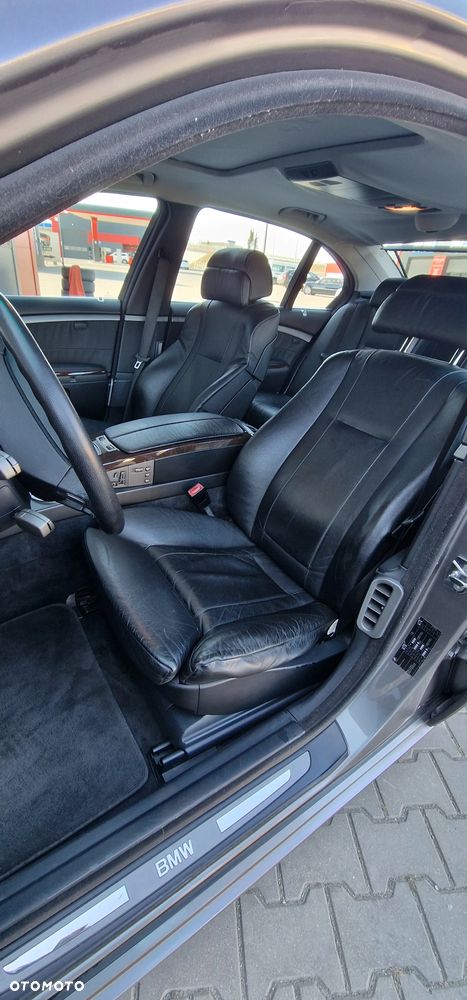 BMW Seria 7 745i L - 17