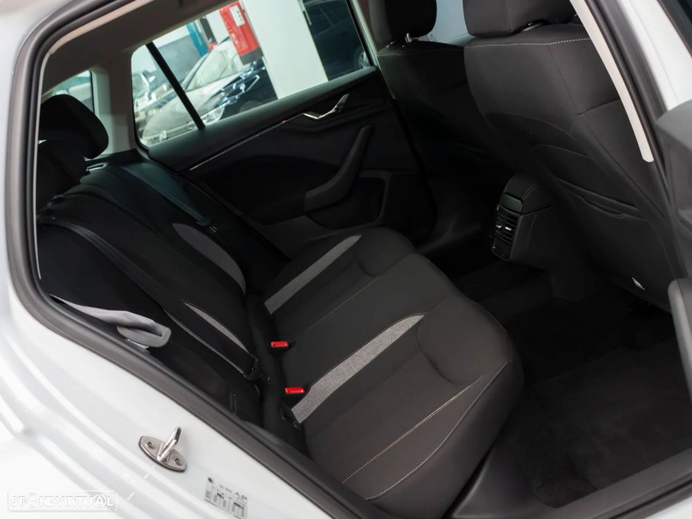 Skoda Kamiq 1.0 TSI Style DSG - 10