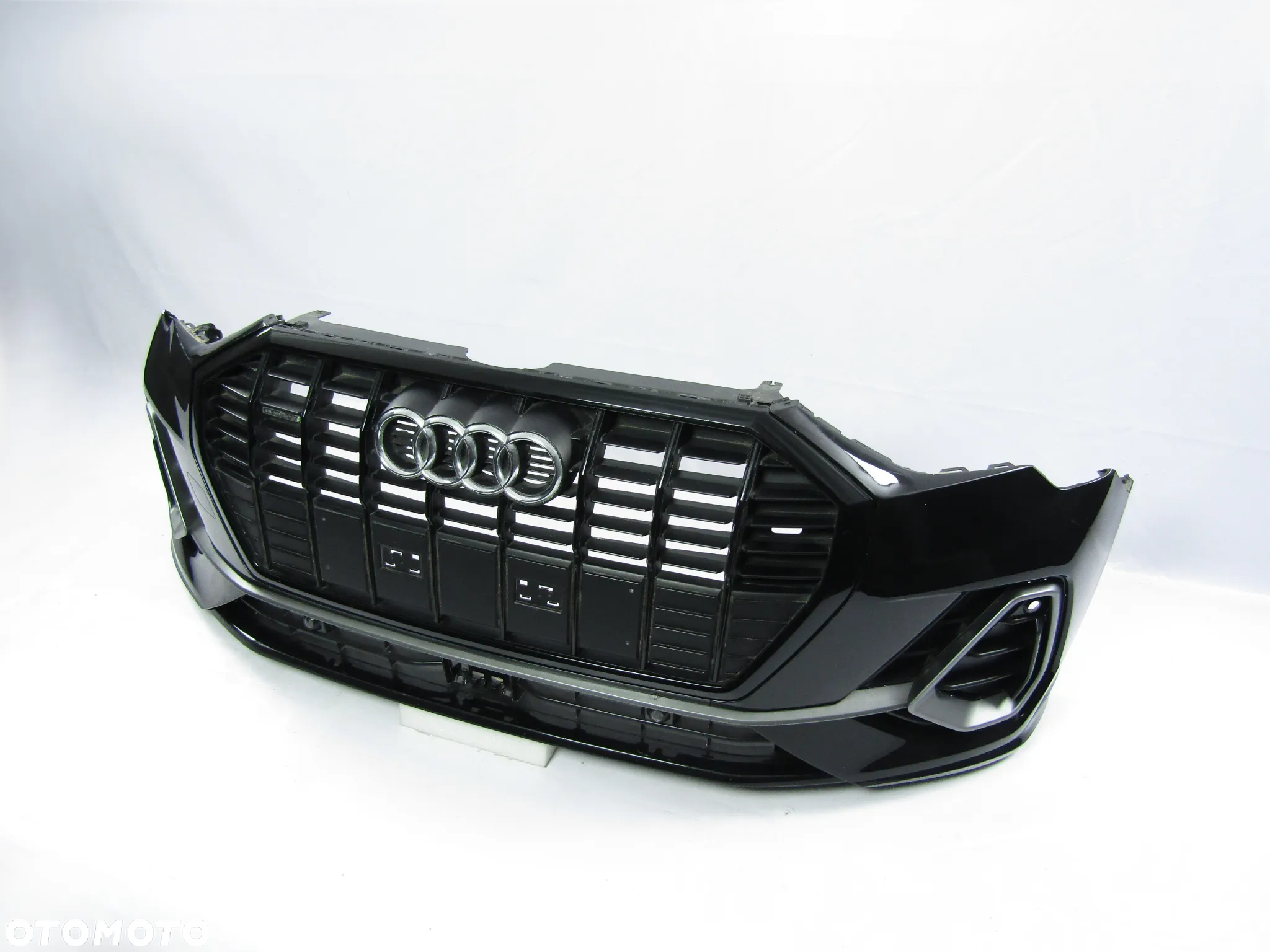 Zderzak przedni Audi Q3 18 - 23 Pdc-4 Lakier LY9T - 9