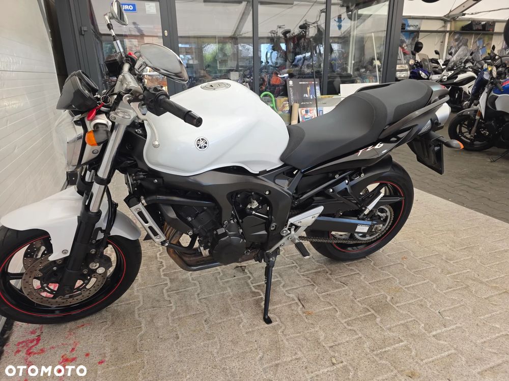Yamaha FZ - 19