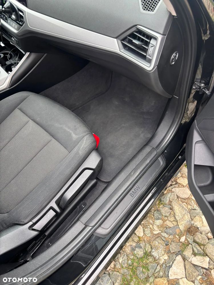 BMW Seria 3 318i - 9
