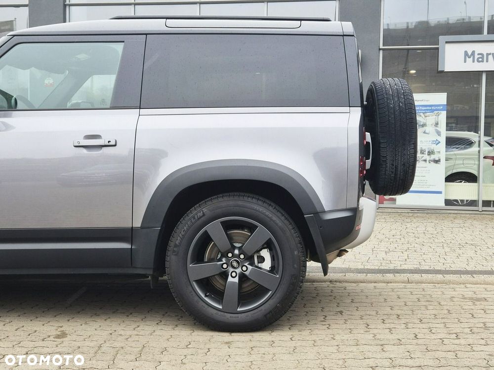 Land Rover Defender 90 P400 SE - 11